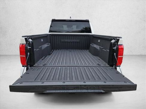 Used 2025 Toyota Tacoma SR5 AWD/4WD image 6