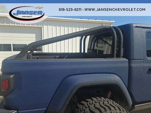 Used 2023 Jeep Gladiator Sport AWD/4WD image 13