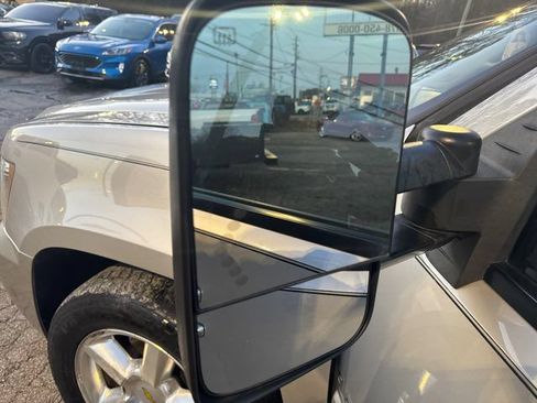Used 2008 Chevrolet Avalanche LTZ AWD/4WD image 27