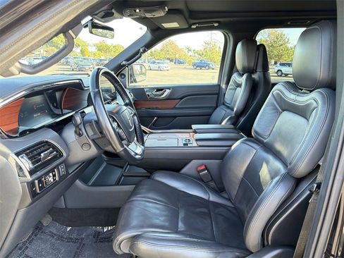 Used 2023 Lincoln Navigator L Reserve image 23