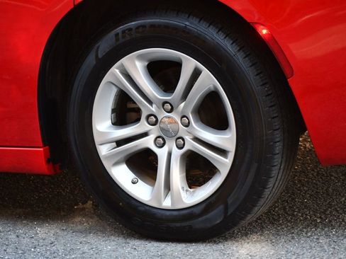 Used 2022 Dodge Charger SXT image 9