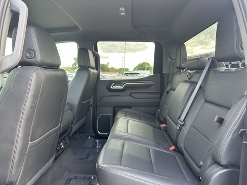 Used 2025 GMC Sierra 1500 SLT AWD/4WD image 22