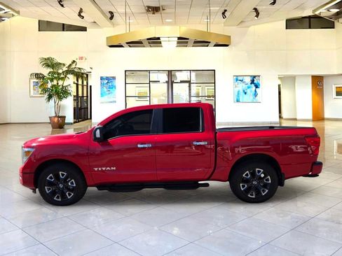 Certified 2022 Nissan Titan SV w/ SV Convenience Package RWD image 8