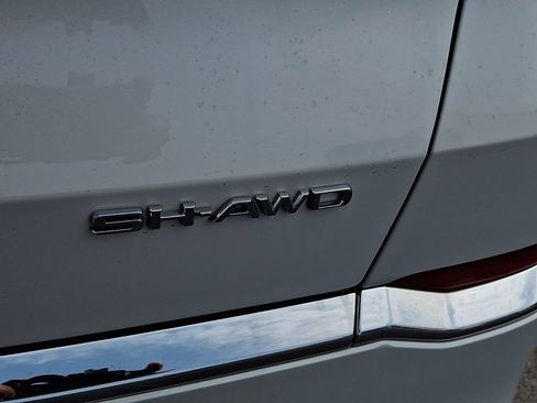 Used 2023 Acura MDX SH-AWD image 36