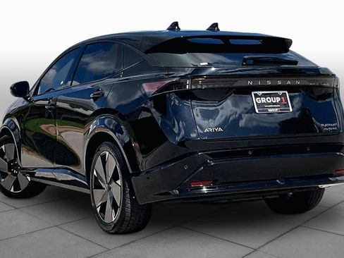 Used 2024 Nissan Ariya AWD image 11