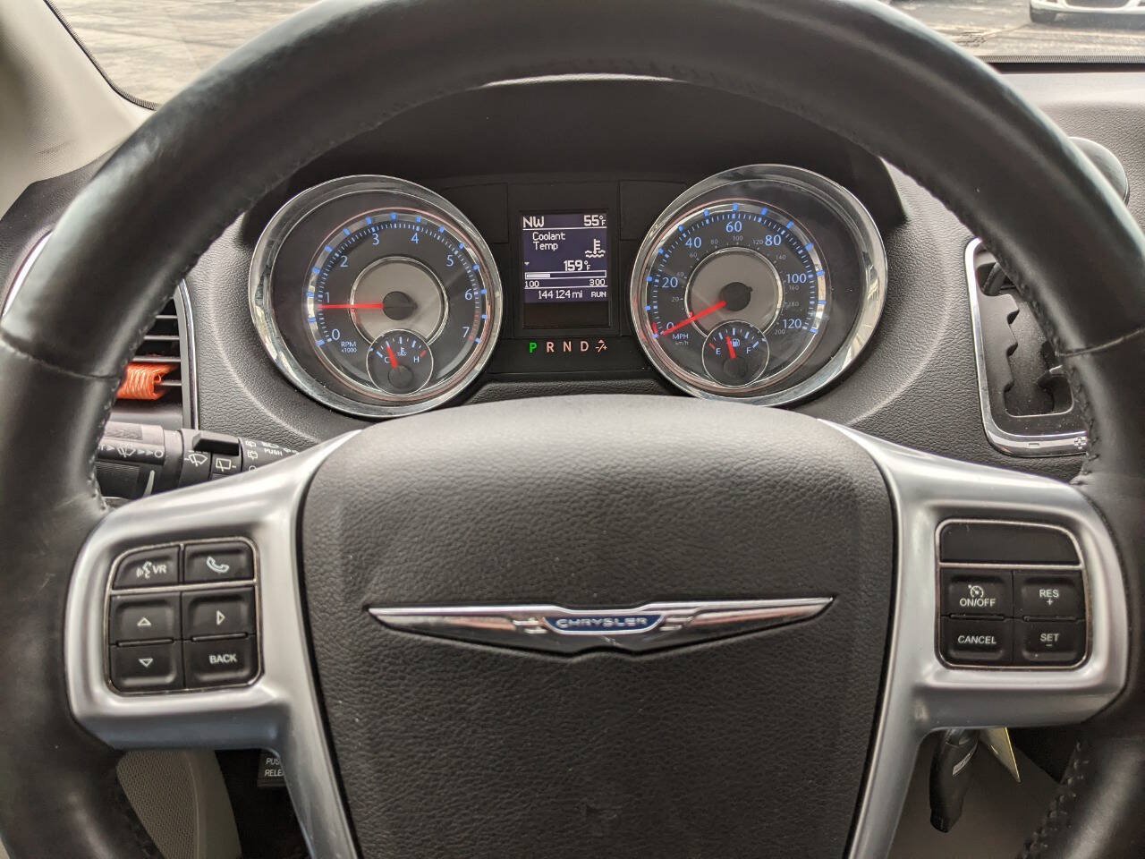 Used 2013 Chrysler Town & Country Touring-L w/ Entertainment Group #2 FWD image 17