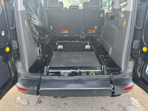 Used 2020 Ford Transit Connect XL image 15