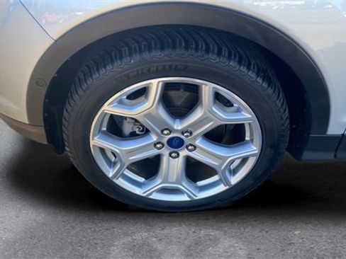 Used 2019 Ford Escape Titanium image 19