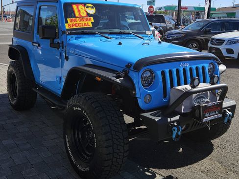 Used 2018 Jeep Wrangler Sport AWD/4WD image 3