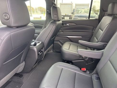 New 2026 Chevrolet Traverse LT w/ Sun and Wheel Package FWD image 29