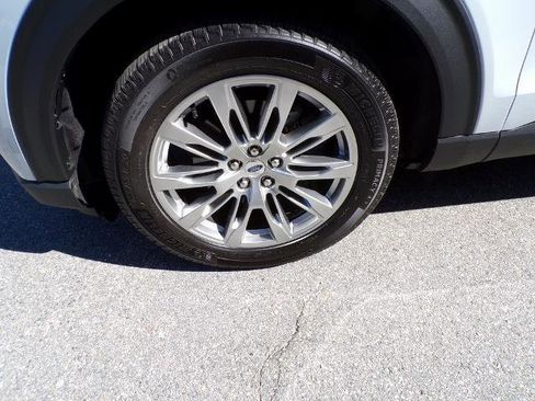 Certified 2025 Ford Explorer Active w/ Active Comfort Package image 4