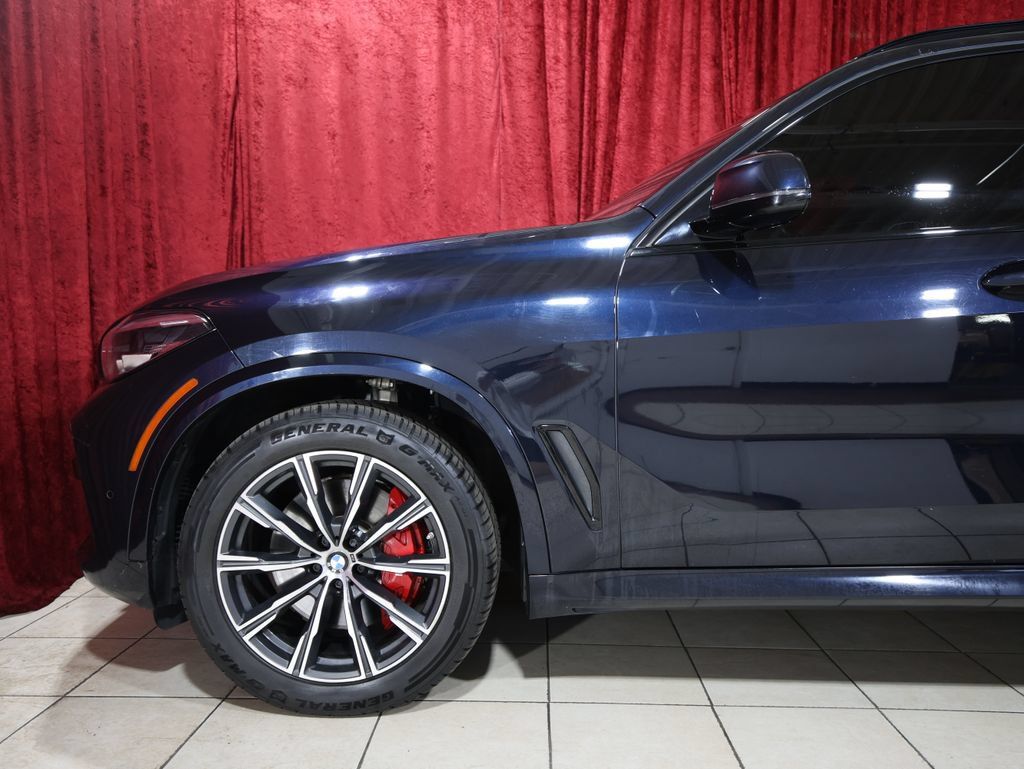 Used 2021 BMW X5 xDrive40i w/ M Sport Package AWD/4WD image 5