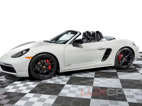 Used 2018 Porsche 718 Boxster GTS image 1