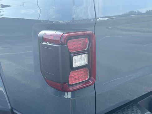 New 2025 Jeep Gladiator Sport AWD/4WD image 12