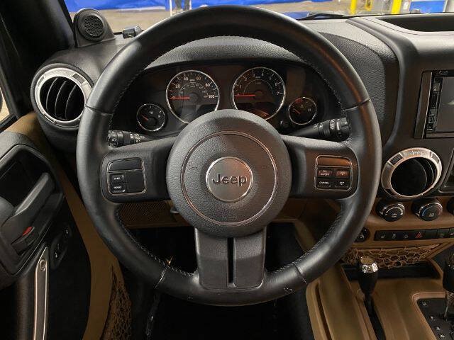 Used 2011 Jeep Wrangler Unlimited Sahara AWD/4WD image 19