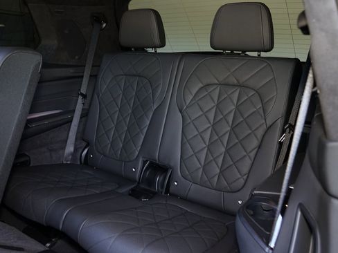 Used 2024 BMW X7 xDrive40i w/ M Sport Package image 30