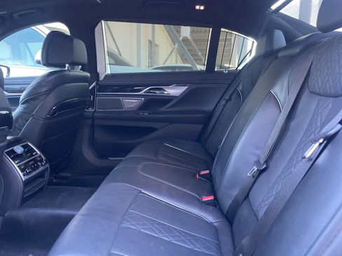 Used 2019 BMW 750i xDrive w/ Executive Package image 12