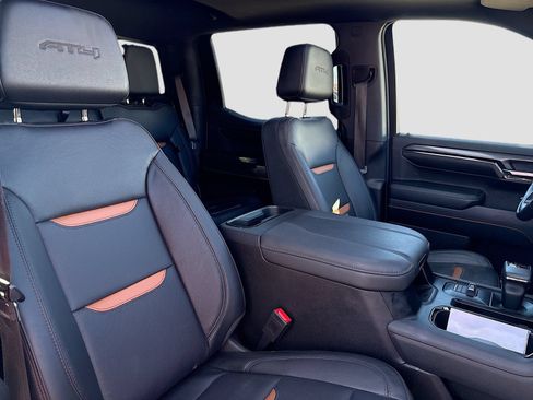 Used 2024 GMC Sierra 1500 AT4 w/ Technology Package AWD/4WD image 29