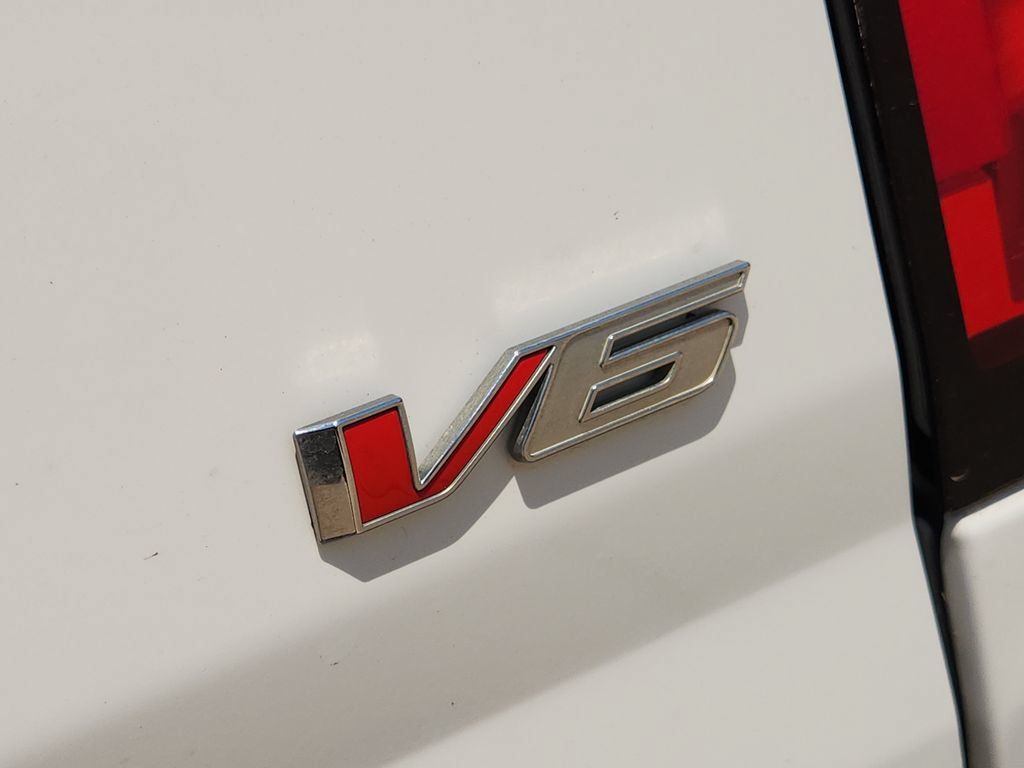 Used 2021 Chevrolet Colorado LT w/ LT Convenience Package RWD image 13