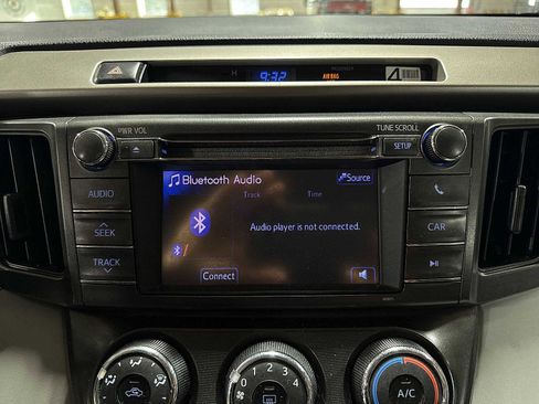 Used 2013 Toyota RAV4 LE image 20