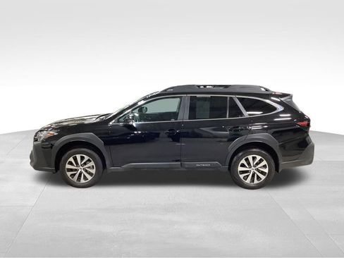 Used 2025 Subaru Outback Premium image 9