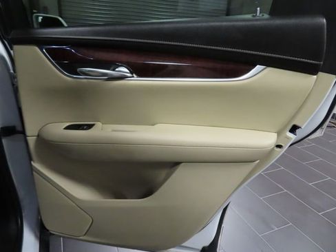 Used 2018 Cadillac XT5 Luxury w/ Driver Awareness Package image 13