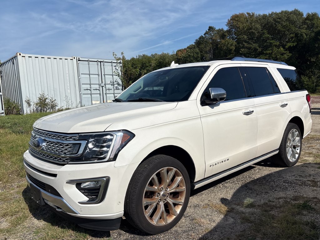 Used 2019 Ford Expedition Platinum AWD/4WD image 2