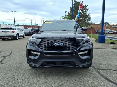 Used 2023 Ford Explorer ST-Line AWD/4WD image 3