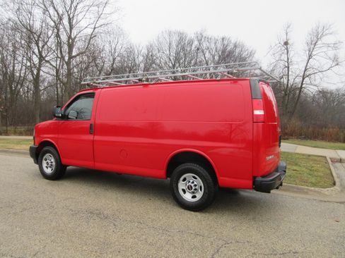 Used 2019 GMC Savana 3500 w/ Driver Convenience Package image 22