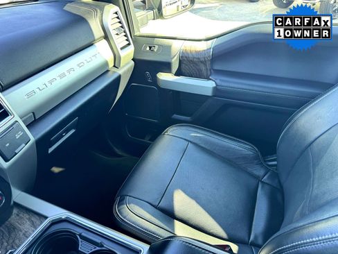 Used 2022 Ford F350 Lariat image 30