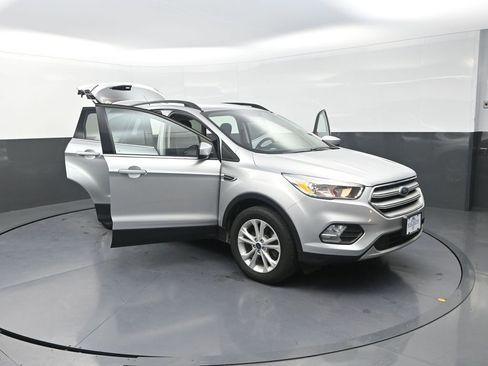 Used 2018 Ford Escape SE AWD/4WD image 31