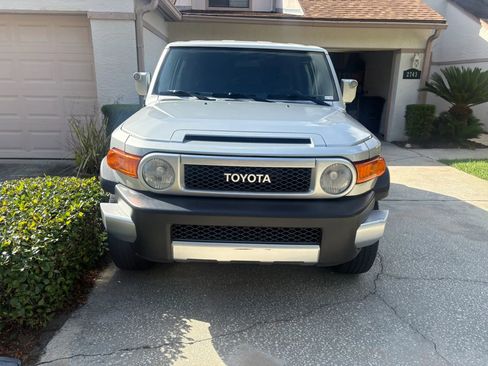 Used 2007 Toyota FJ Cruiser 2WD image 2