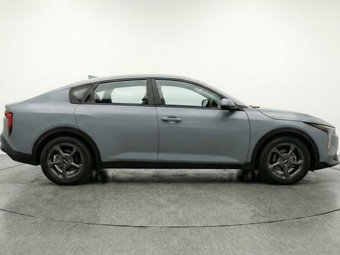 Used 2025 Kia K4 FWD image 11