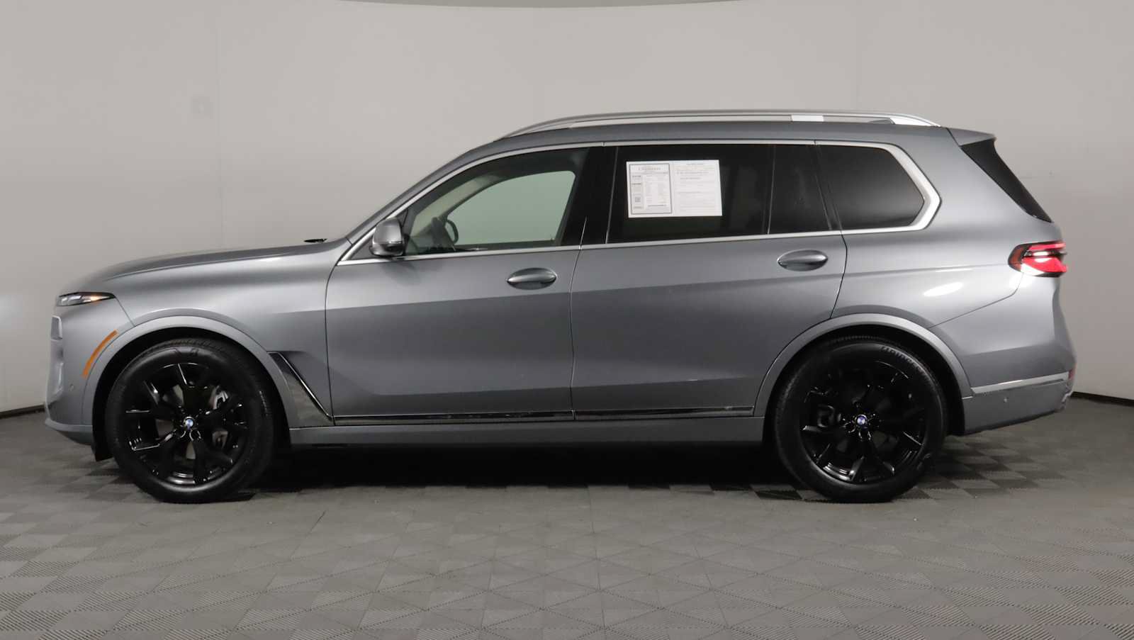 Used 2026 BMW X7 xDrive40i w/ Premium Package AWD/4WD image 8