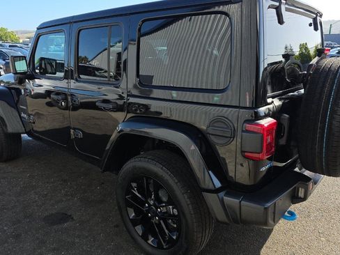 Used 2024 Jeep Wrangler Unlimited Sahara w/ Safety Group AWD/4WD image 6