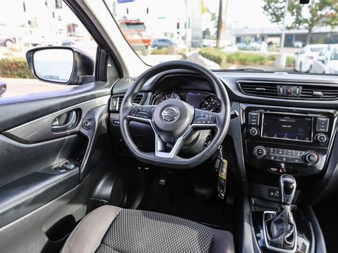 Used 2019 Nissan Rogue Sport S FWD image 4