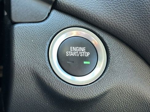 Used 2023 Chevrolet Equinox LT image 26