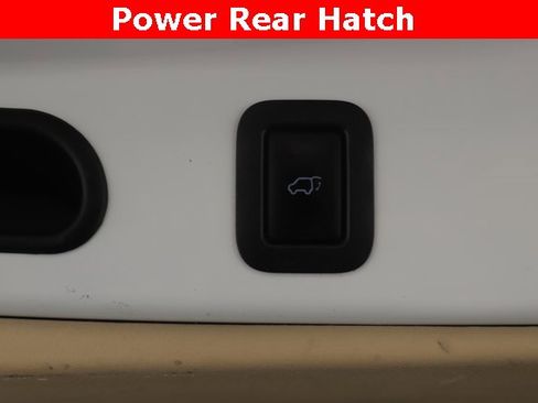 Used 2016 Toyota Highlander XLE image 29