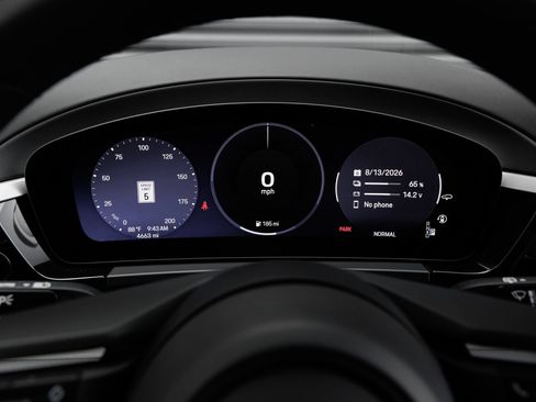 Used 2025 Porsche Macan Electric RWD image 18