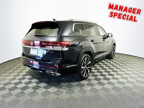 Used 2025 Volkswagen Atlas SEL Premium R-Line image 8