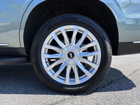 Used 2024 Cadillac Escalade Luxury AWD/4WD image 47
