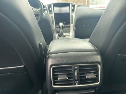 Used 2015 INFINITI Q50 Premium w/ Navigation Package image 40