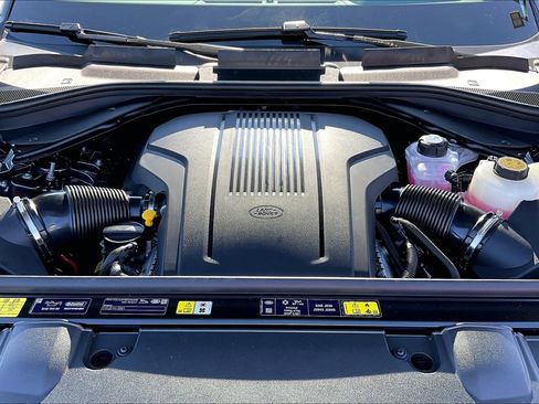 New 2026 Land Rover Range Rover Long Wheelbase Autobiography image 15