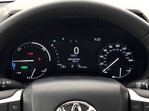 Used 2025 Toyota Sienna XLE w/ XLE Plus Package AWD/4WD image 19