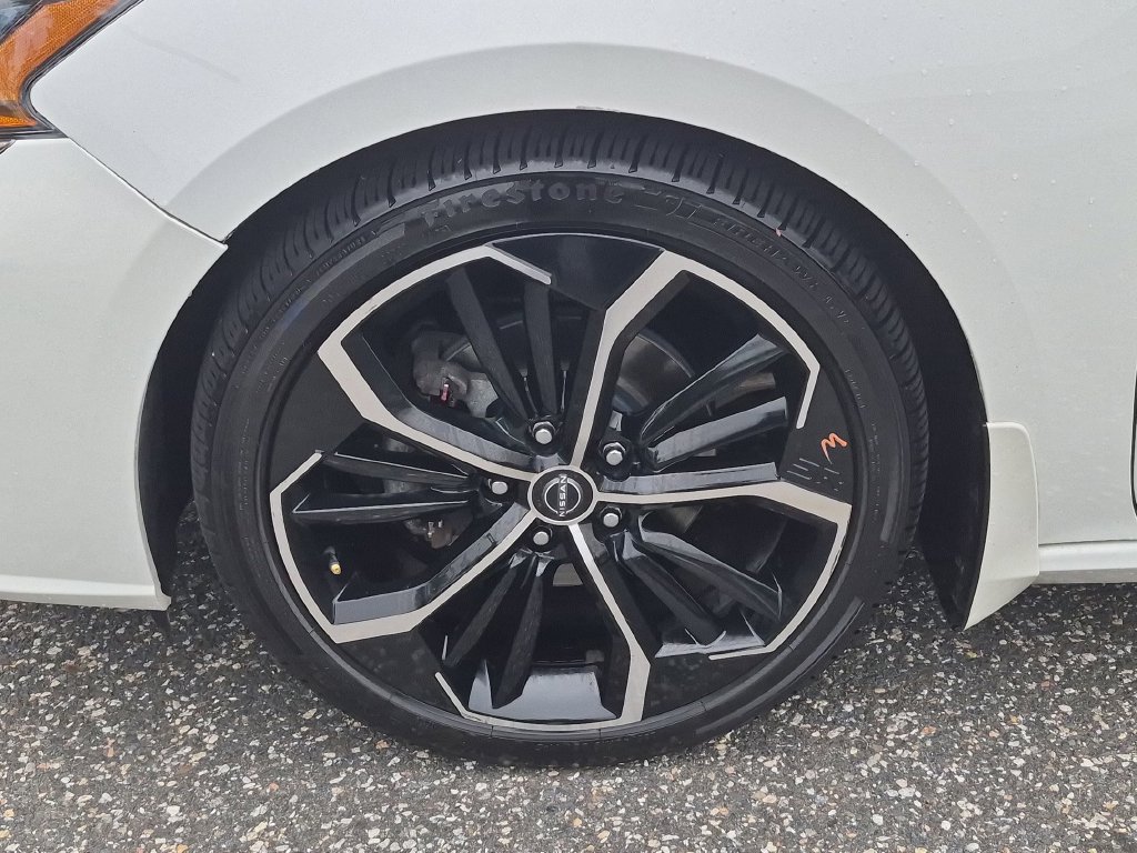 Used 2024 Nissan Altima 2.5 SR FWD image 29