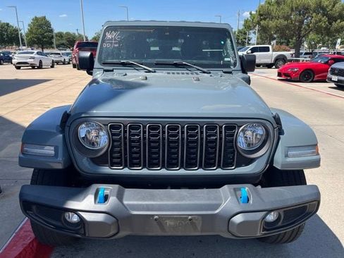 Used 2024 Jeep Wrangler Unlimited AWD/4WD image 4