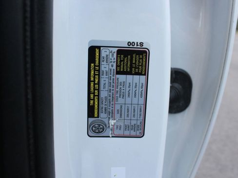 Used 2019 Hyundai Santa Fe SE image 32