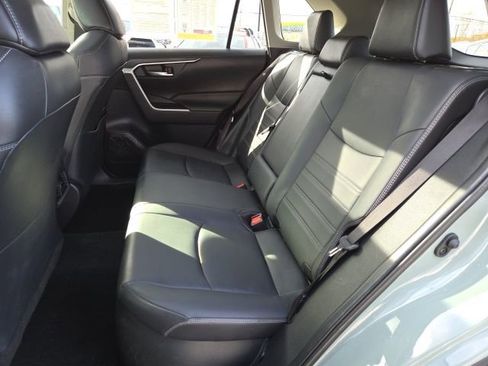 Used 2022 Toyota RAV4 XLE Premium image 11