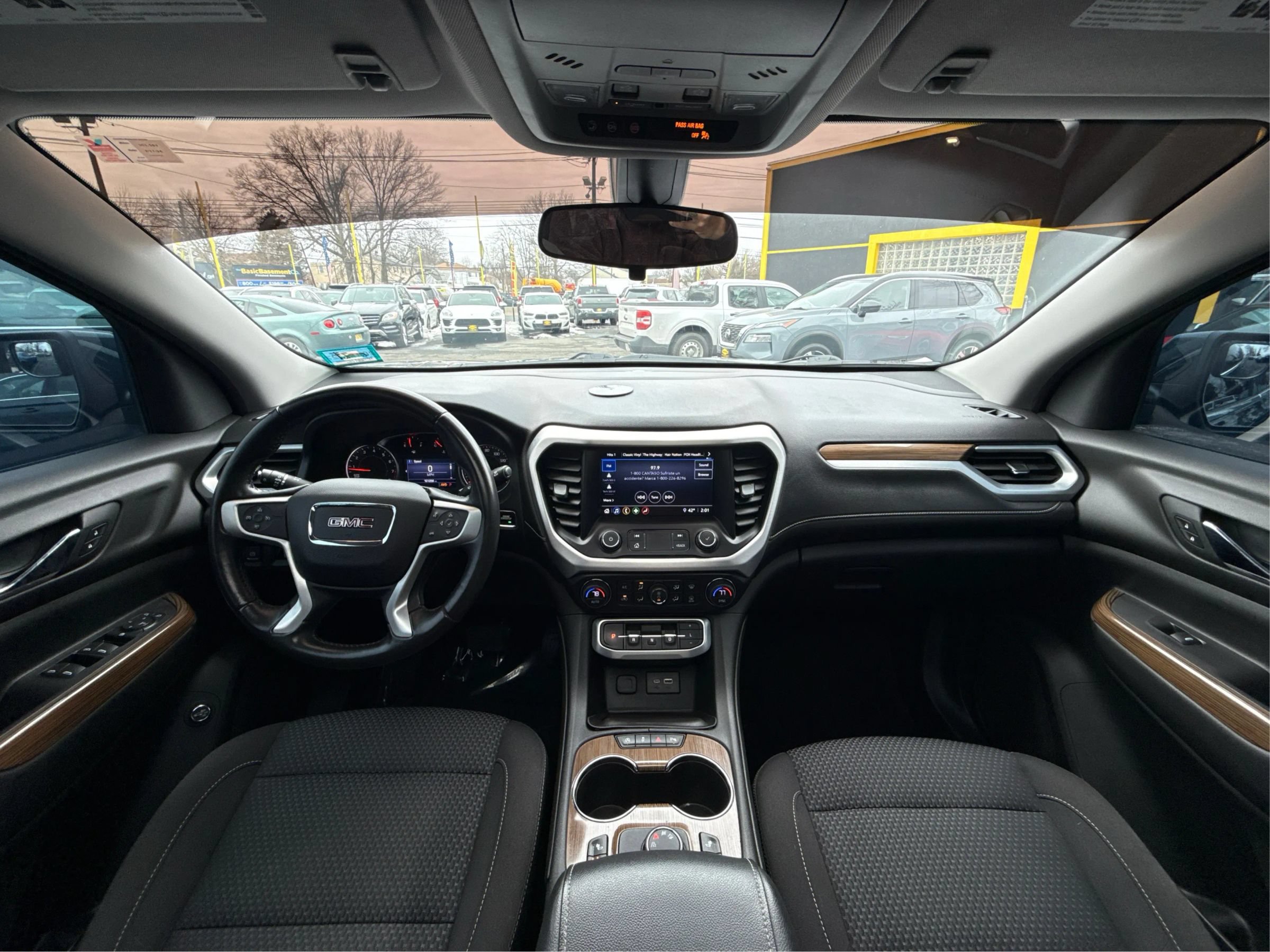 Used 2020 GMC Acadia SLE w/ Driver Convenience Package AWD/4WD image 26
