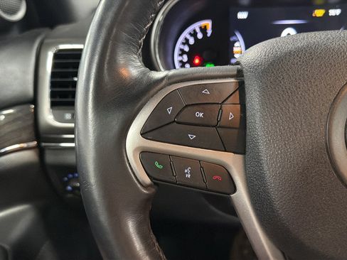 Used 2018 Jeep Grand Cherokee Overland AWD/4WD image 25